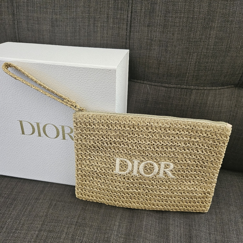 Brand new authentic Dior raffia wicker clutch with wrislet from Dior Beauty - Picture 3 of 14